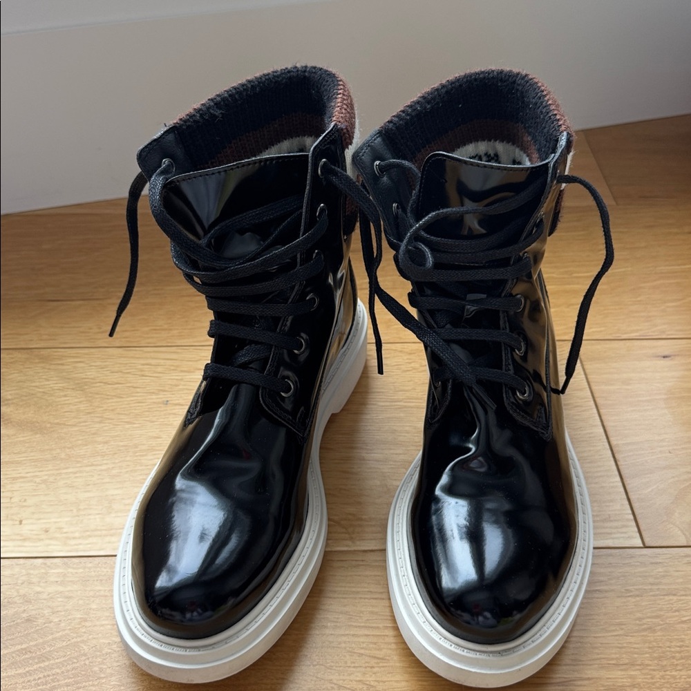 Geox Asheely Lace Up Boots 8.5